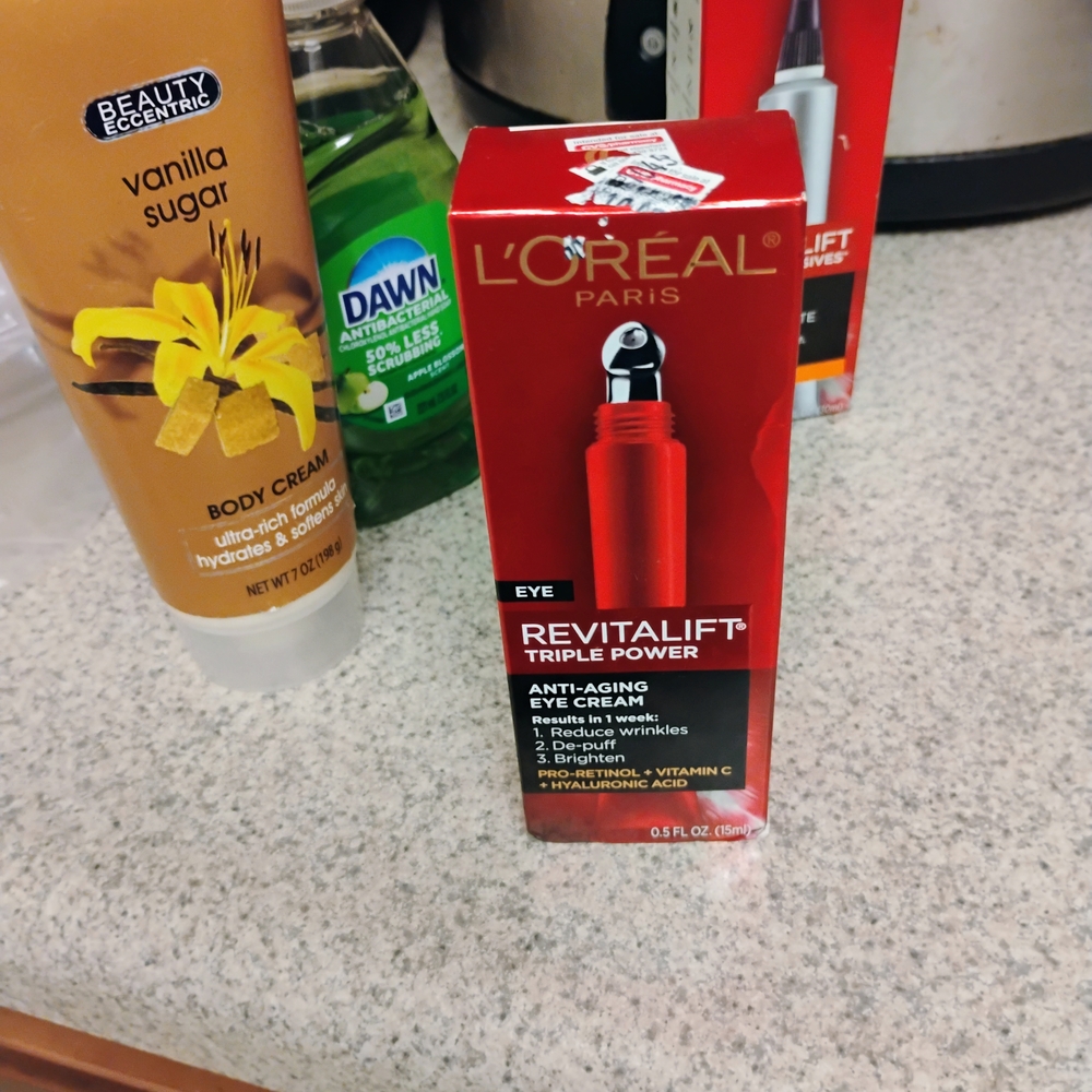 L'Oreal Revitalift Eye Cream